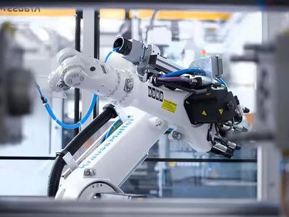 机器人正在中国自动化制造业掀起一场革命！